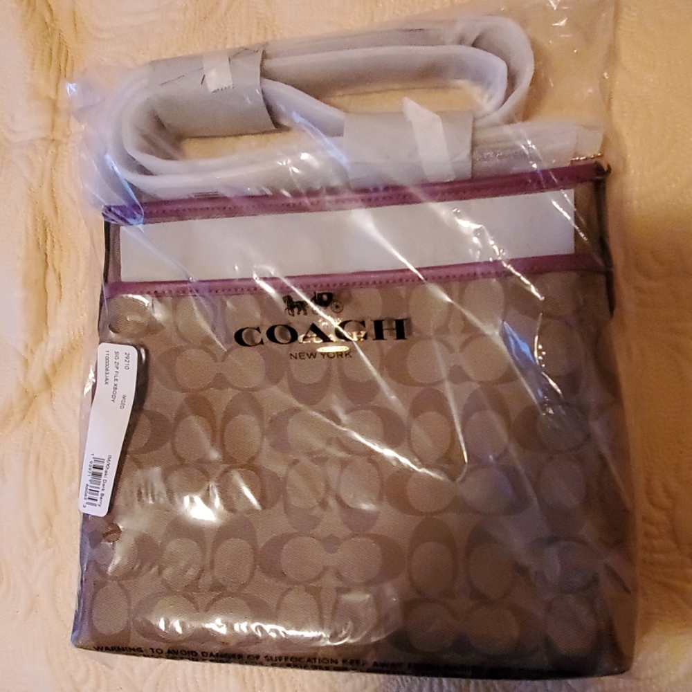 COACH crossbody - Picture 2 of 3